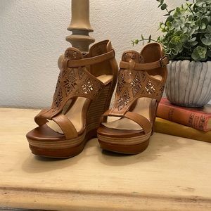 Gianni Bini Brown Platform Wedges